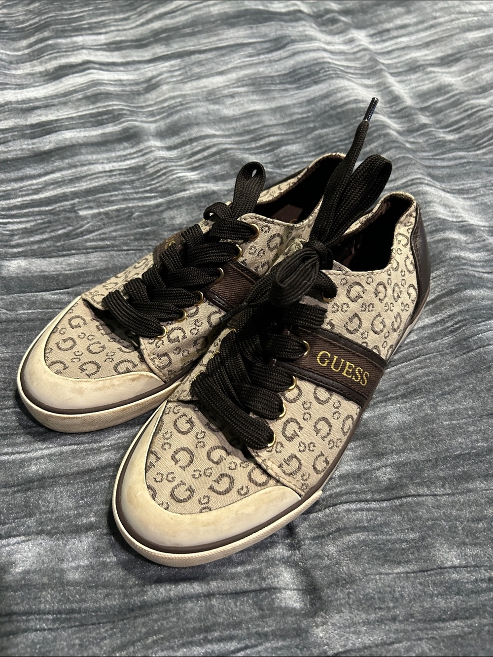 GUESS Men's Logo-Print Sneakers in Beige and Brown with Black Laces